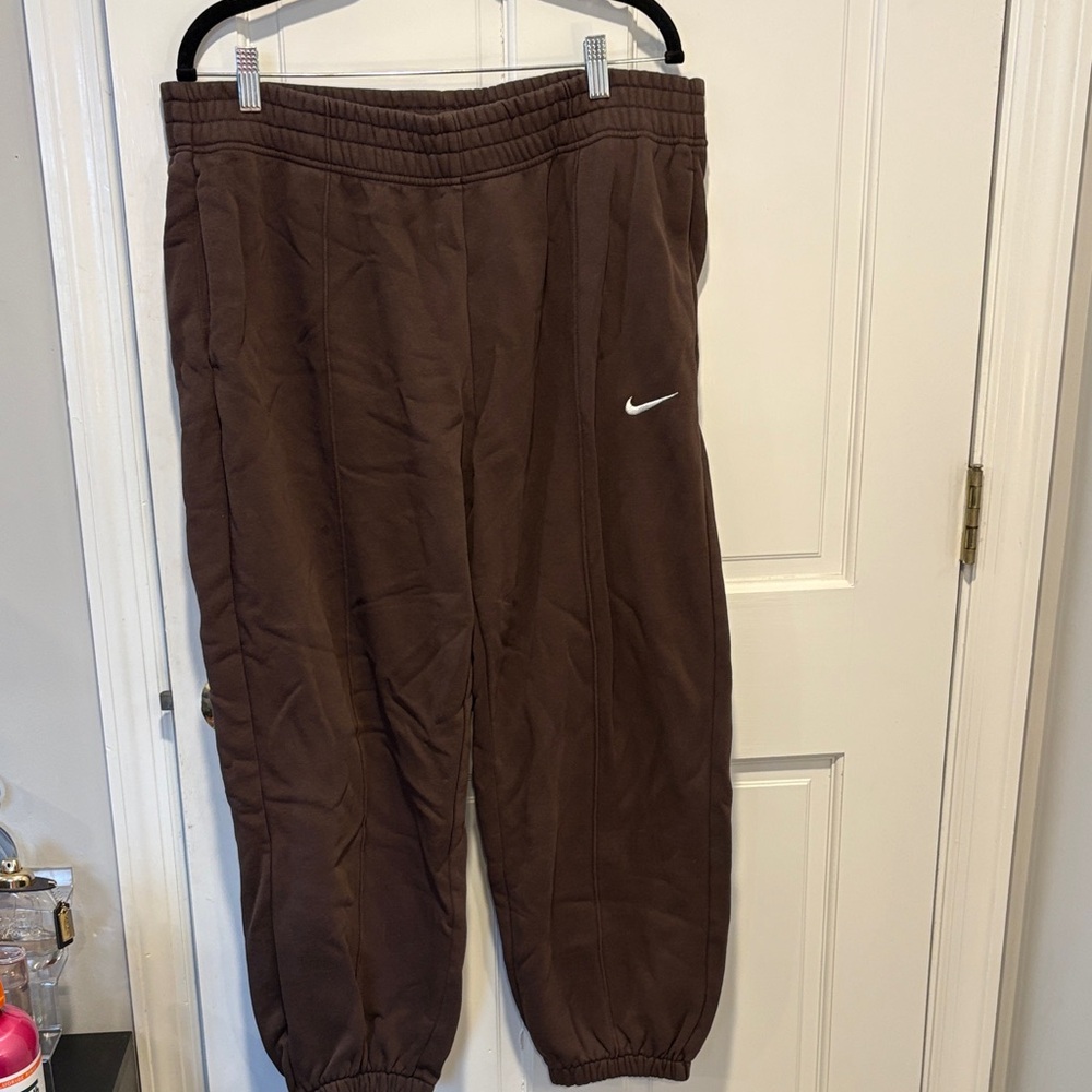 Nike Women's Brown Fleece Jogger Pants